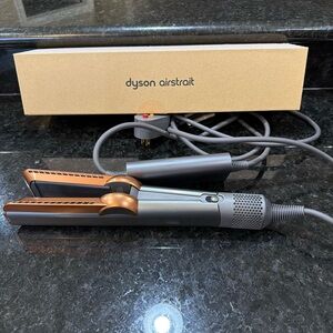 Dyson Airstrait – Nickel/Copper – Excellent Condition with Box